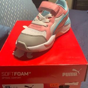 New girls puma shoes